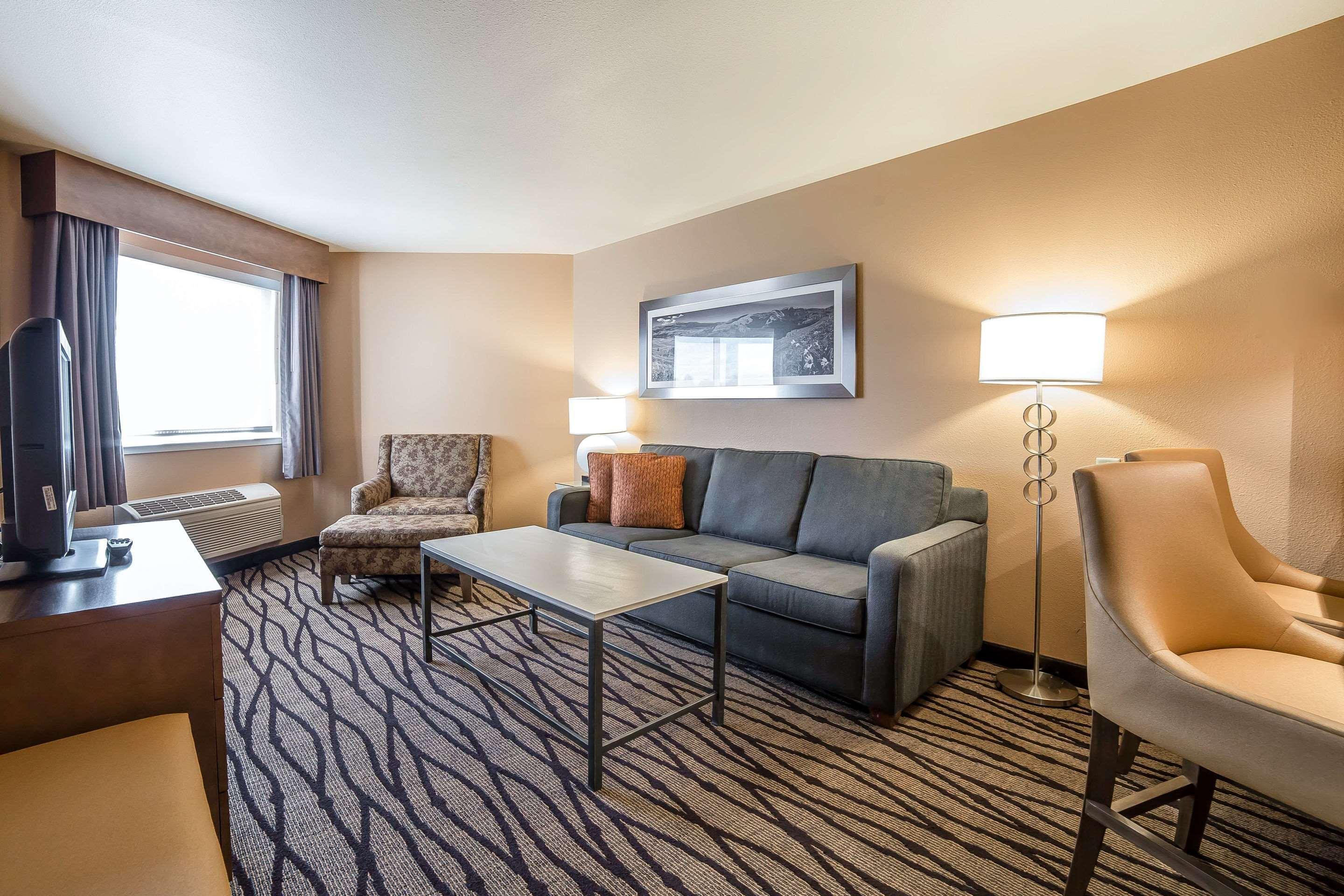 Comfort Inn & Suites Market - Airport Great Falls Exteriör bild