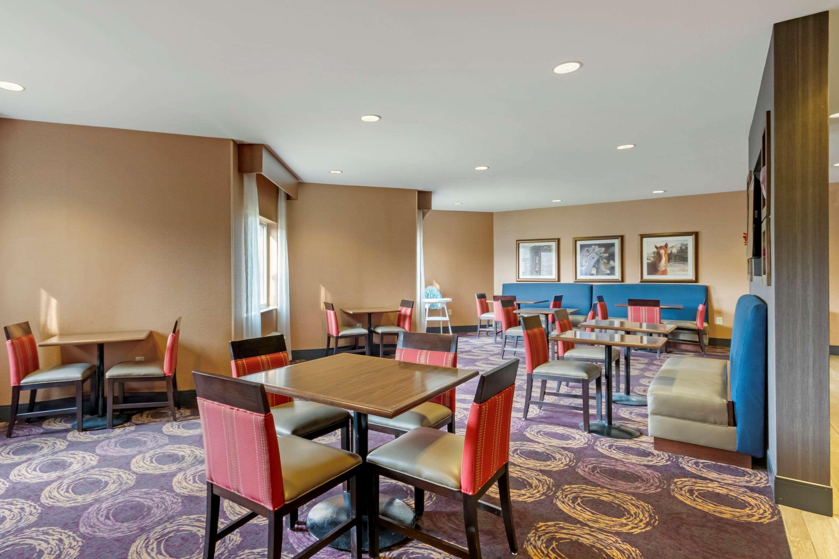 Comfort Inn & Suites Market - Airport Great Falls Exteriör bild